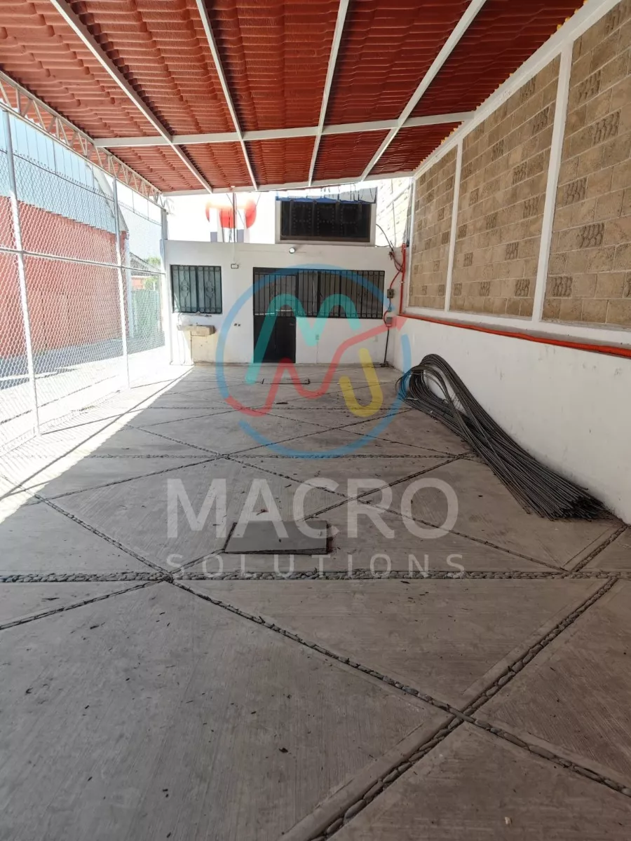 En Renta Oficinas Con Amplio Estacionamiento En Col. Hermenegldo Galeana Cerca Del Centro