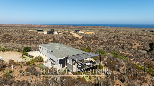 Casa De Ensueño Con Vista Despejada Al Mar En Excl...