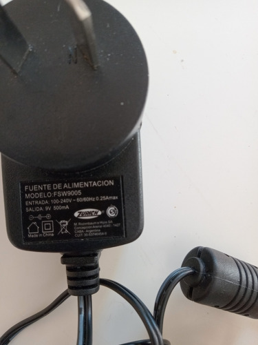 Fuente Switching Zurich 9v-0.5a Plug 5,5x2,1 Intercambiable
