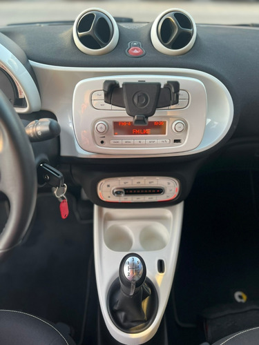 Imagen 12 de 21 de Smart Fortwo 1.0 City