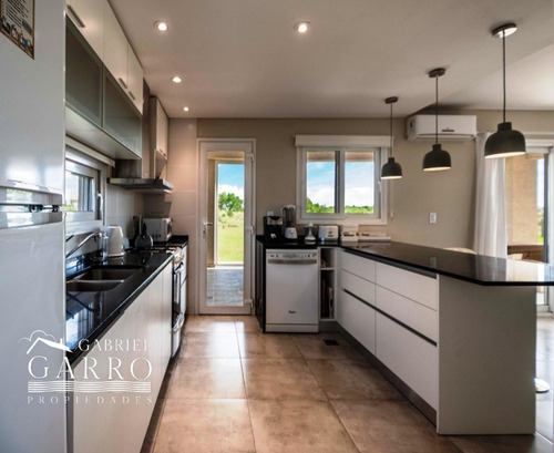 Imagen 11 de 17 de Casa A La Venta En El Barrio Cerrado Costa Esmeralda