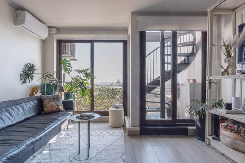 Disfruta De Vivir En Un Tríplex Con Terraza Y Quincho