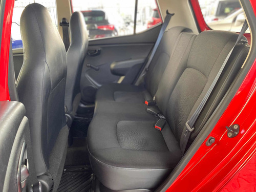 Imagen 9 de 14 de Dodge I10 2014 1.1 Gls Safety Mt