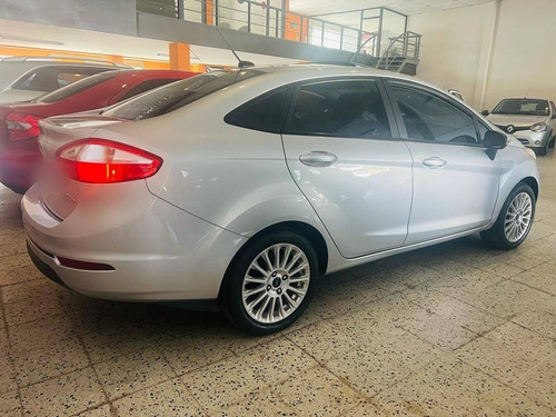 Imagen 4 de 10 de Ford Fiesta Se Plus 4 Puertas 2016