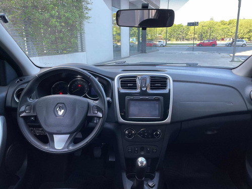 Imagen 14 de 17 de Renault Sandero 1.6 Privilege Pack 105cv