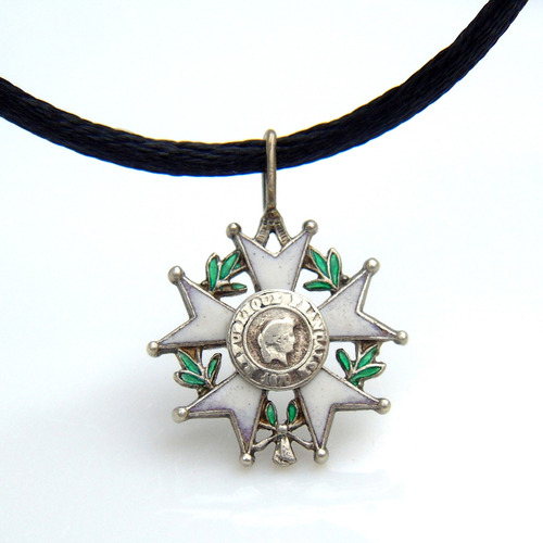 Condecoración Francesa Orden De La Legión De Honor Plata