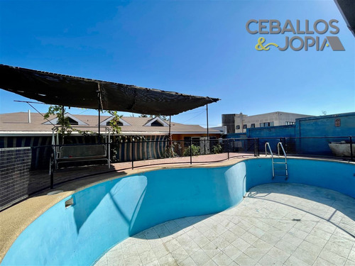 Casa En Venta De 6 Dorm. En Quilpué