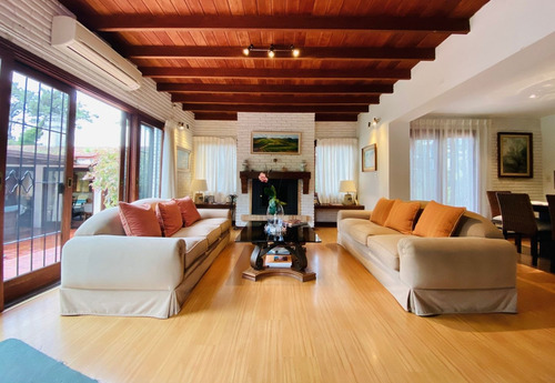 Casa En Venta De 7 Dormitorios O Mas En Playa Mansa