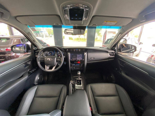 Imagem 9 de 14 de Toyota Hilux Sw4 2.8 D-4d Turbo Diesel Srx 7l 4x4