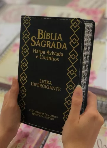 Bíblia Sagrada Letra Grande com Harpa Cristã - Capa couro sintético preto:  Almeida Revista e Corrigida (ARC)