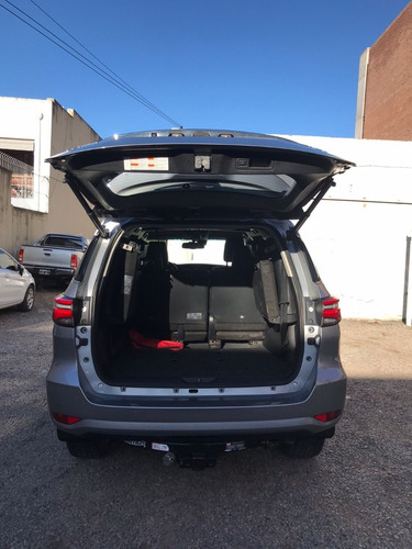 Imagen 7 de 14 de Toyota Hilux Sw4 4x4 Srx 2.8 Tdi At 7as Diesel - 2021