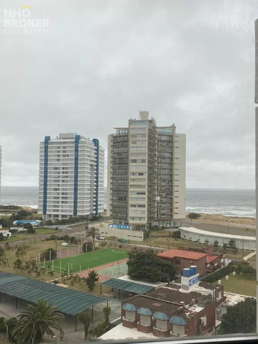 Venta Torre Gauguin A Solo 100 Metros Del Mar, Aidy Grill,  Punta Del Este.