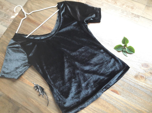 Remera/ Top Negro De Velvet 