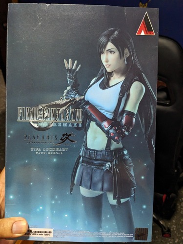 Figura Original Tifa Play Arts  Final Fnatasy Vii