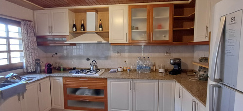 Venta Casa Córdoba - 4 Habitaciones -galpon 300m2 -3 Cocheras -