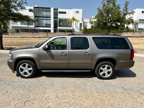 Chevrolet Suburban 5.3 Lt Piel Plus Mt