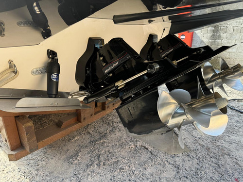 Lancha Triton 370ht, Zerada E Completa Na Represa
