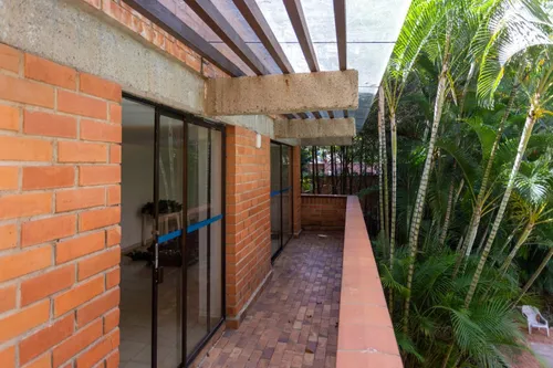 Apartamento En Venta En Loma De Los Balsos. Cod V21555