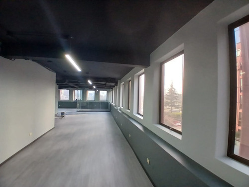 Excelentes Oficinas Panta Libre De 359 M2 Recién Remodelada
