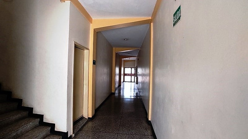 Imagen 2 de 14 de Edificio Comercial Dos Plantas A Pie Calle México Cumaná Amplio Local Comercial En Pb Y 5 Oficinas Con Baño Privado