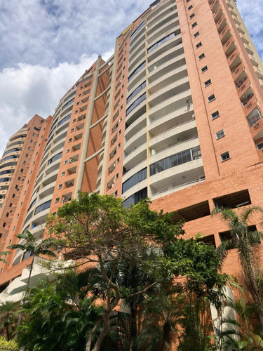 M.carpio Vende Apartamento Ubicado En El Parral En Exclusiva Residencia Leparc Suites.