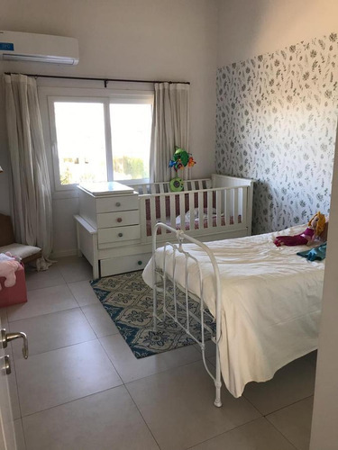 Casa En Venta De 3 Dormitorios En Barrio Privado La Comarca, Sobre Corredor Bancalari.