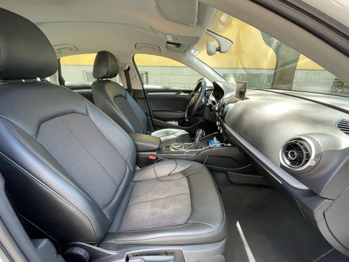Audi A3 1.8 Sedán Attraction At