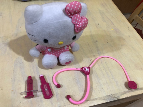 Hello Kitty Enfermera Con Sonido A Pilas Y 3 Accesorios