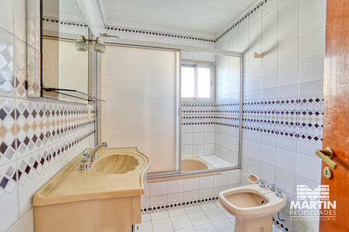 Casa En Venta En Martinez 5 Amb Con Cochera