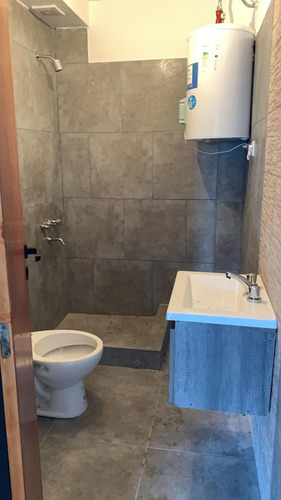 Imagen 4 de 6 de Departamento Con Balcón Y Cochera En Lanús Oeste
