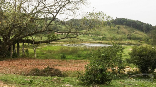 Chegou A Oportunidade Que Você E Sua Família Conviverem Junto A Natureza E Adquirir Uma Linda Chácara, Localizada A 10 Km Do Centro De Itajaí, Num Lugar Com Linda Paisagem Do Campo E Com Completa Est