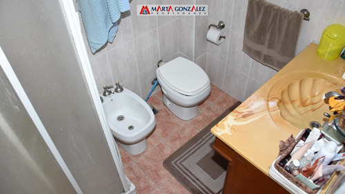 Venta. Triplex. Barrio Guemes