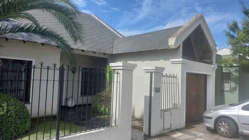 Casa En Venta En Merlo Centro- Apta Credito