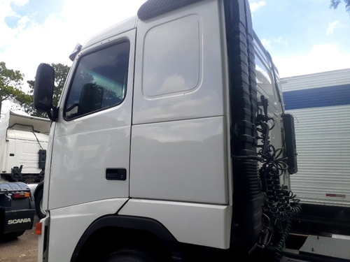 Imagem 14 de 15 de Volvo Fh 380 6x2 Todo Revisado 2005