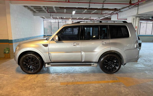 Mitsubishi Pajero Full 3.8 HPE 4X4 V6 24V GASOLINA 4P AUTOMÁTICO