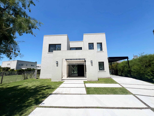Excelente Casa En Venta A Estrenar 4 Dormitorios-ayres Plaza