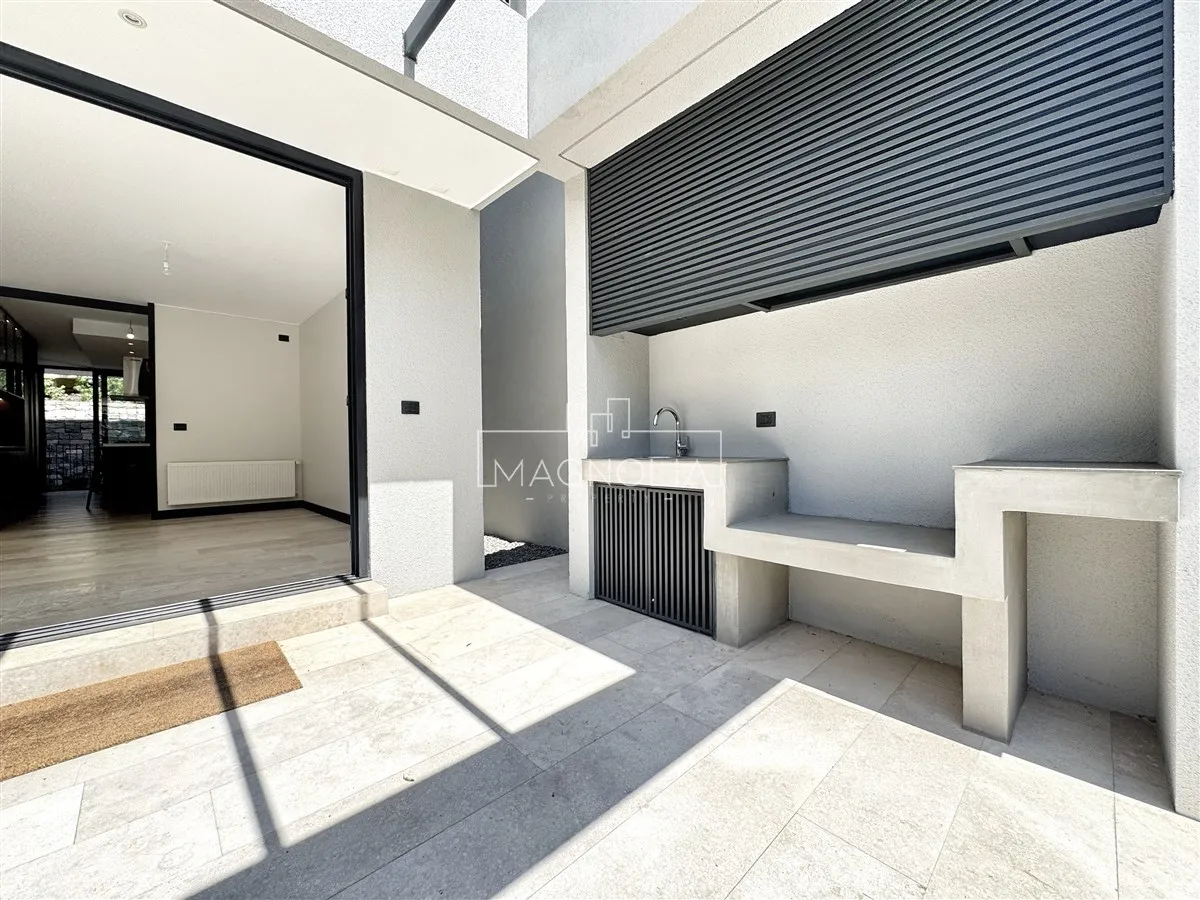 Imagen 3 de 19 de Casa En Venta De 4 Dorm. En Las Condes