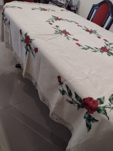 Mantel Bordado A Mano Con Puntilla Hecha A Mano 1,90 X 1,75 Blanco Rosas Bordadas (Usado)