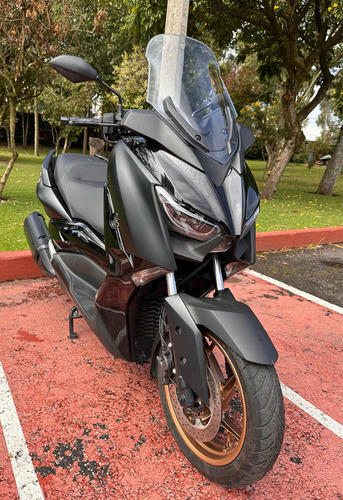 Yamaha Xmax 300