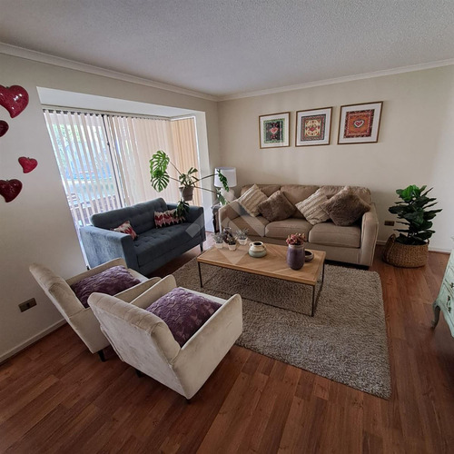 Casa En Venta De 3 Dorm. En La Florida