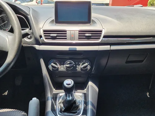 Mazda Mazda 3 2.0 I Touring Sedan Mt