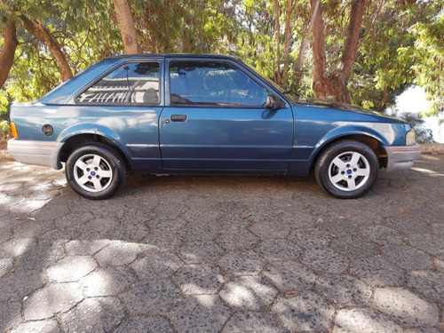 Imagem 3 de 8 de Ford Escort
