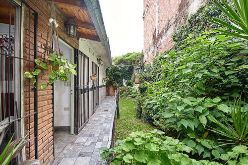 Departamento Ph · En Venta · 5 Ambientes · Luminoso, Con Estilo · En Lomas Del Mirador