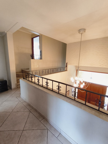 Hermosa Casa Con 6 Dormitorios