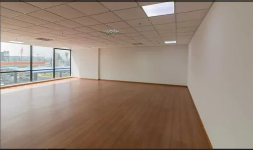 Oficina En Arriendo De 97m2, 2 Parqueaderos.. Cod V4927