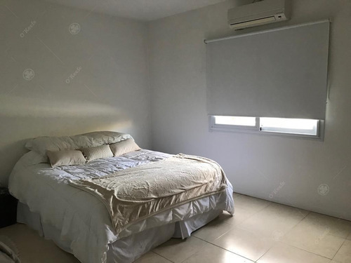 Imagen 11 de 15 de Casa En Venta En Una Planta, De Cuatro Ambientes Con Piscina En Fincas De Iraola Ii