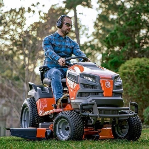 Tractor Husqvarna 42'' Americano Ts 142 - 19hp + Accesorios