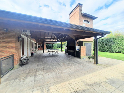 Venta Casa 4 Ambientes La Concepción Con Pileta