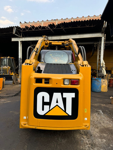 Minicargador Caterpillar 256c