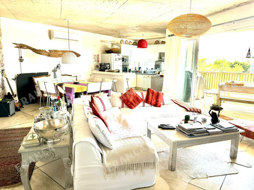 Casa En Alquiler En Punta Piedras, A Metros Del Mar. (ref: Fro-683)